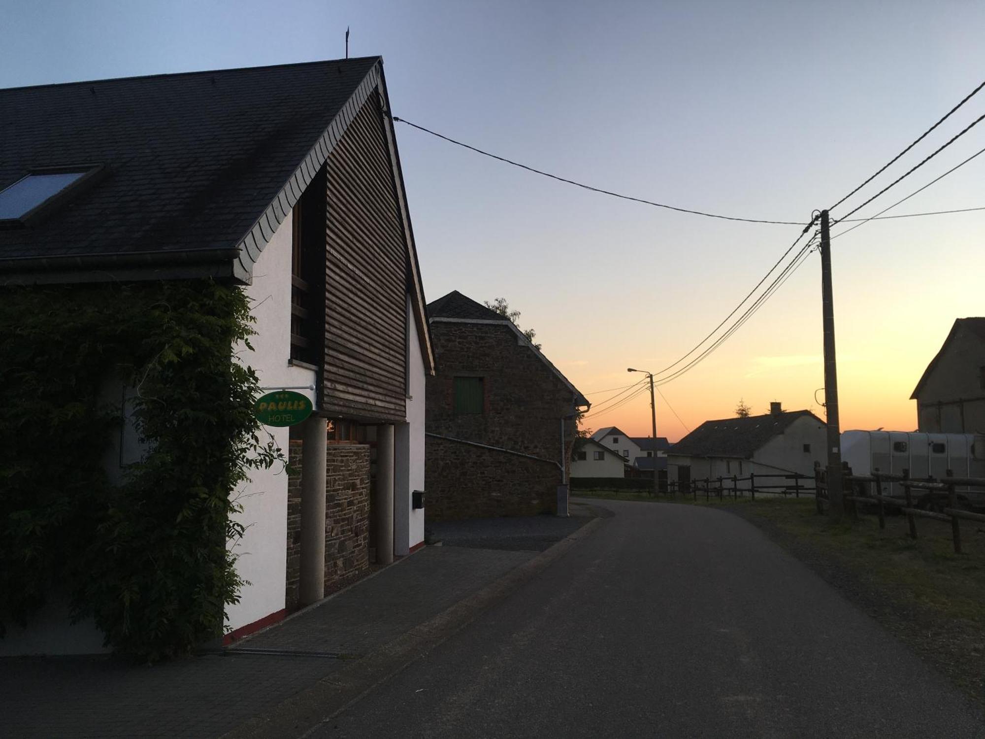 Paulis Cozy 4-Bedroom Vacation Home - With 4 Bathrooms Sun Terrace & Sauna, Nice To Hike & Bike, To Chil & Meet Büllingen Buitenkant foto
